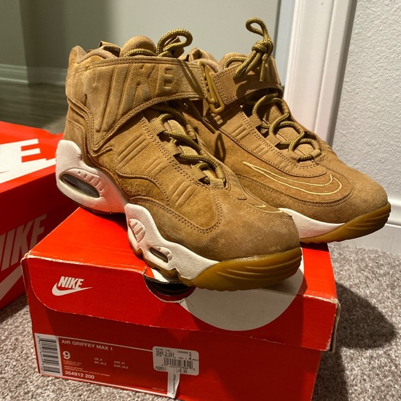 Nike Other - Air Griffey max 1 flax/flax-sail men size 9
